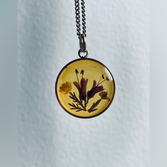 Avon Jewelry - Vintage Real Dried Flower Necklace With Avon Chain